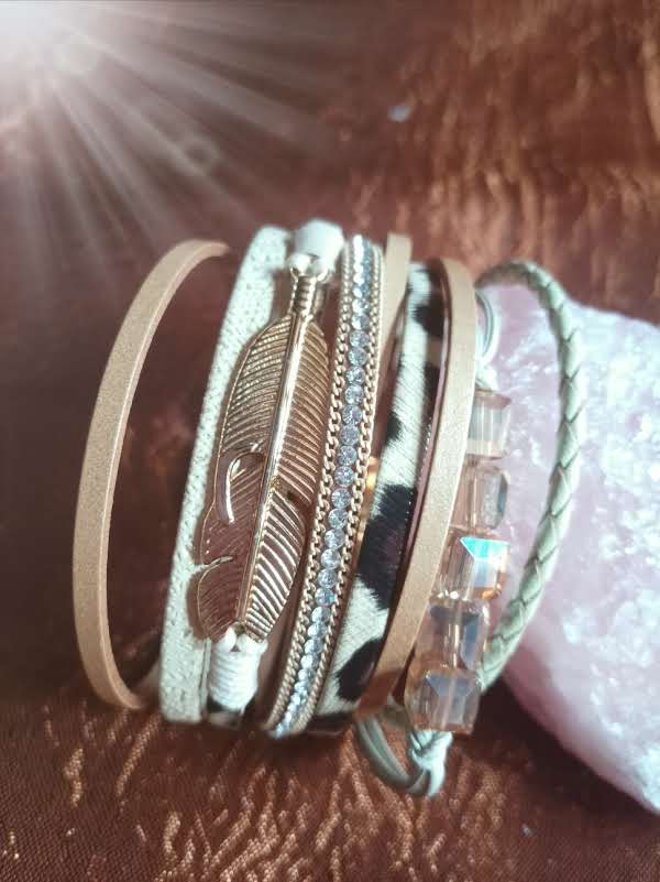 Bracelet en simili cuir et synthétique