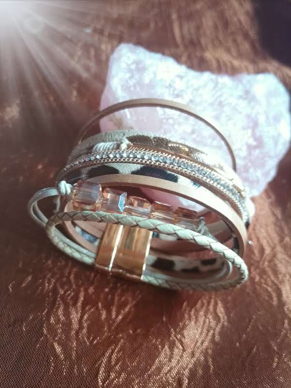 Bracelet en simili cuir et synthétique